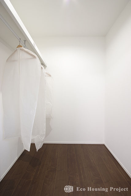 Chic Modern×3階建て 2世代で暮らす家