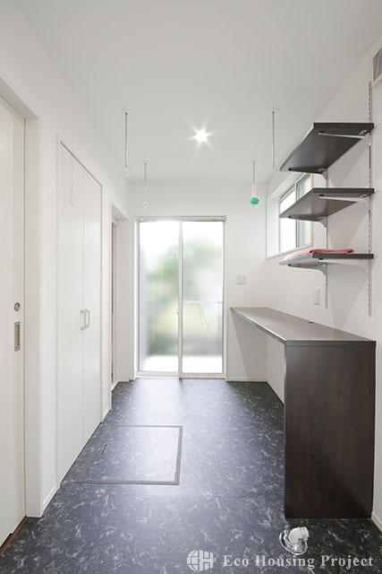 Chic Modern×3階建て 2世代で暮らす家